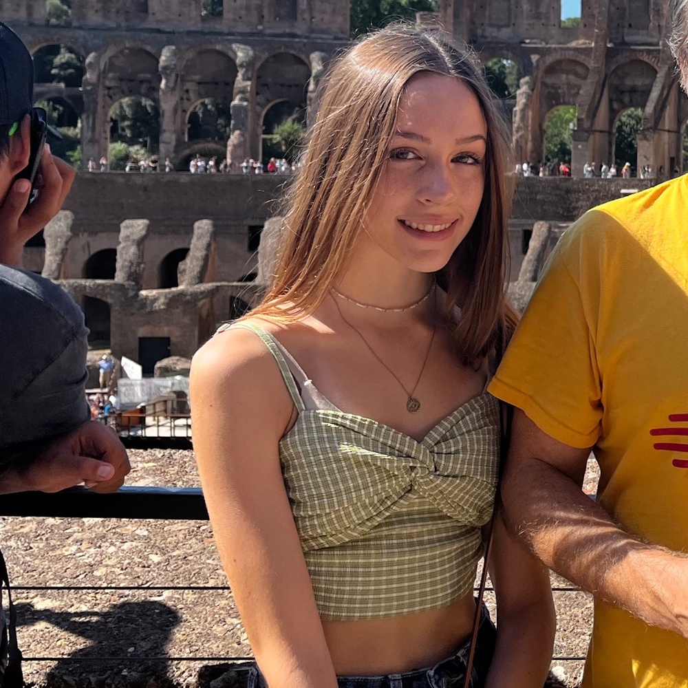 Meet your Posher, Elizabeth